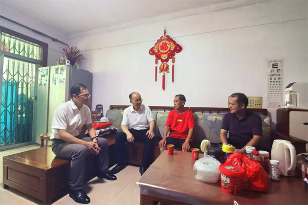 暖心慰問顯真情 薪火相傳續華章|梧州市總工會開展2025年