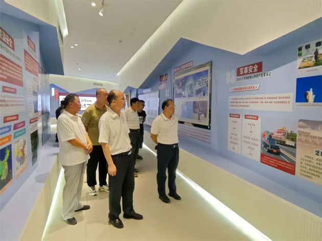 市總工會干部職工參觀梧州市總體國家安全觀教育展和紀念中國人民抗日戰爭暨世界反法西斯戰爭勝利80周年黨的隱蔽戰線主題展